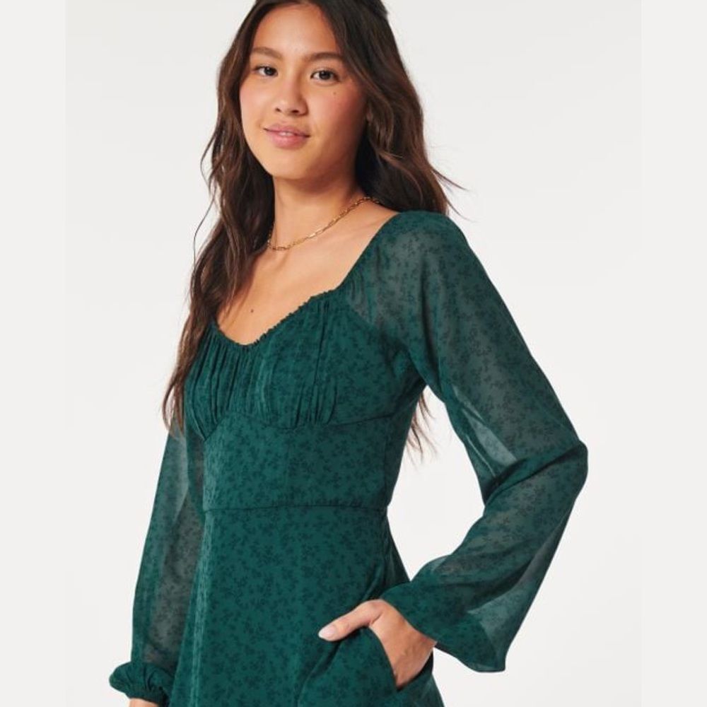 Hollister Long Sleeve Ruched Floral Sweetheart Dress w/ Pockets | Green | Medium